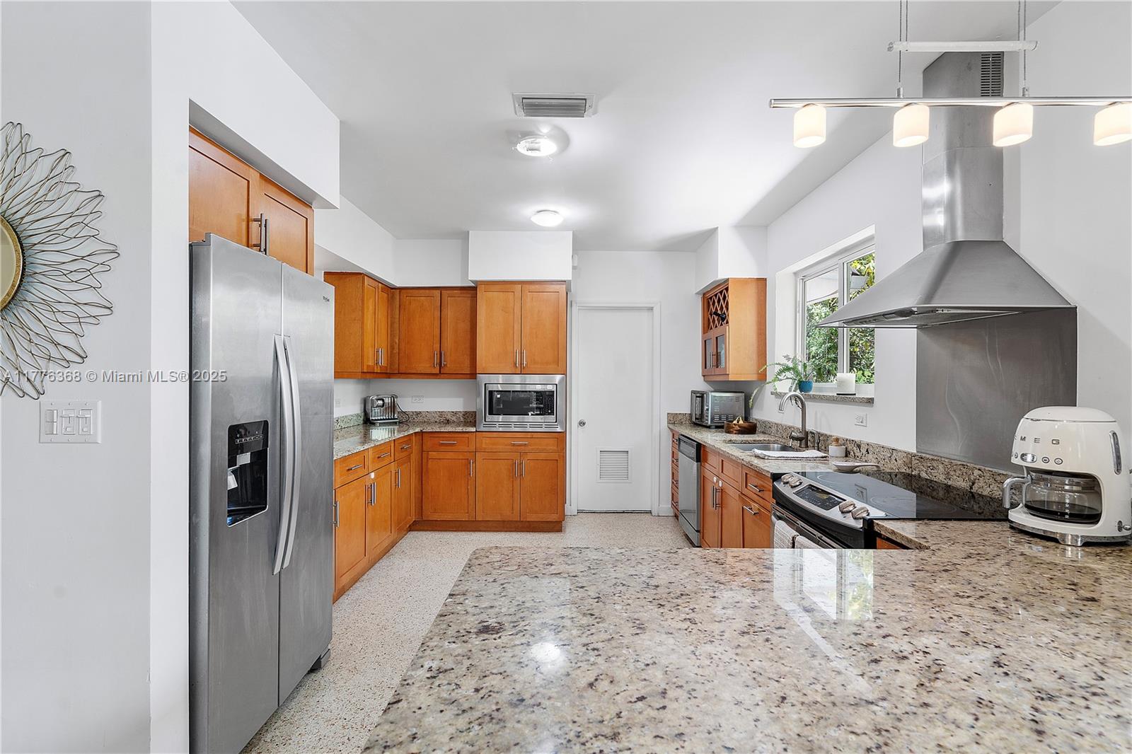 10619 NE 10th Pl, Miami Shores, Florida image 15