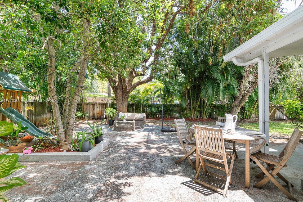 10619 NE 10th Pl, Miami Shores, Florida image 32