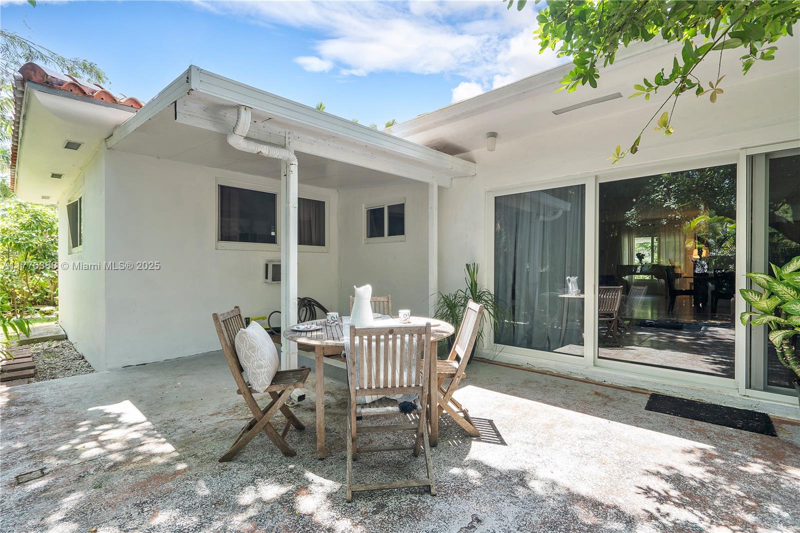 10619 NE 10th Pl, Miami Shores, Florida image 33