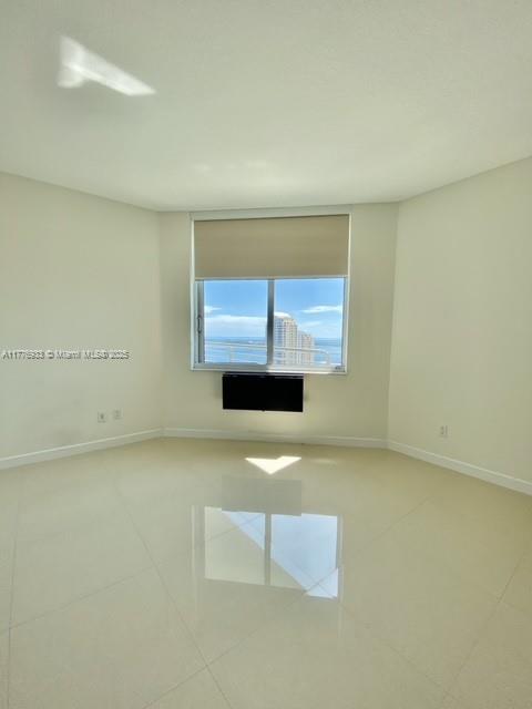 325 S Biscayne Blvd #4215, Miami FL 33131