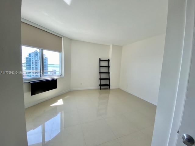 325 S Biscayne Blvd #4215, Miami FL 33131