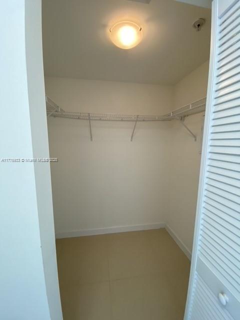 325 S Biscayne Blvd #4215, Miami FL 33131
