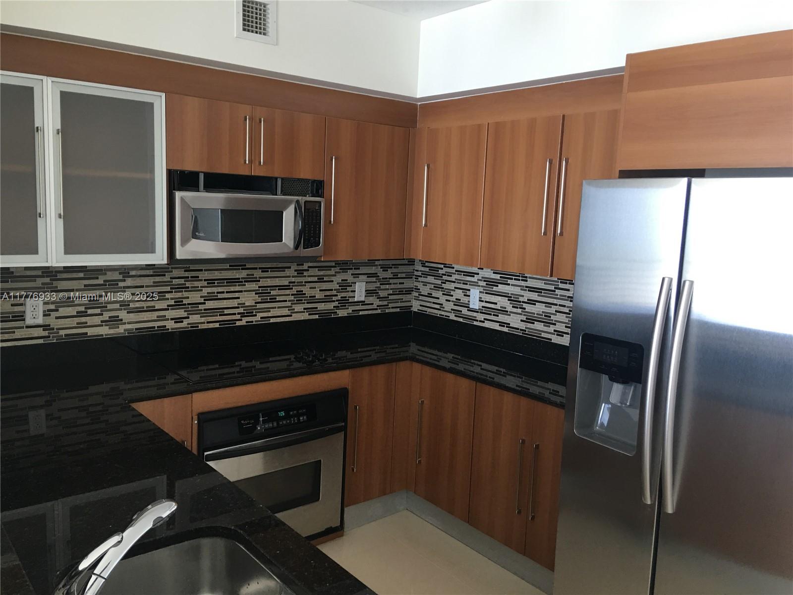 325 S Biscayne Blvd #4215, Miami FL 33131
