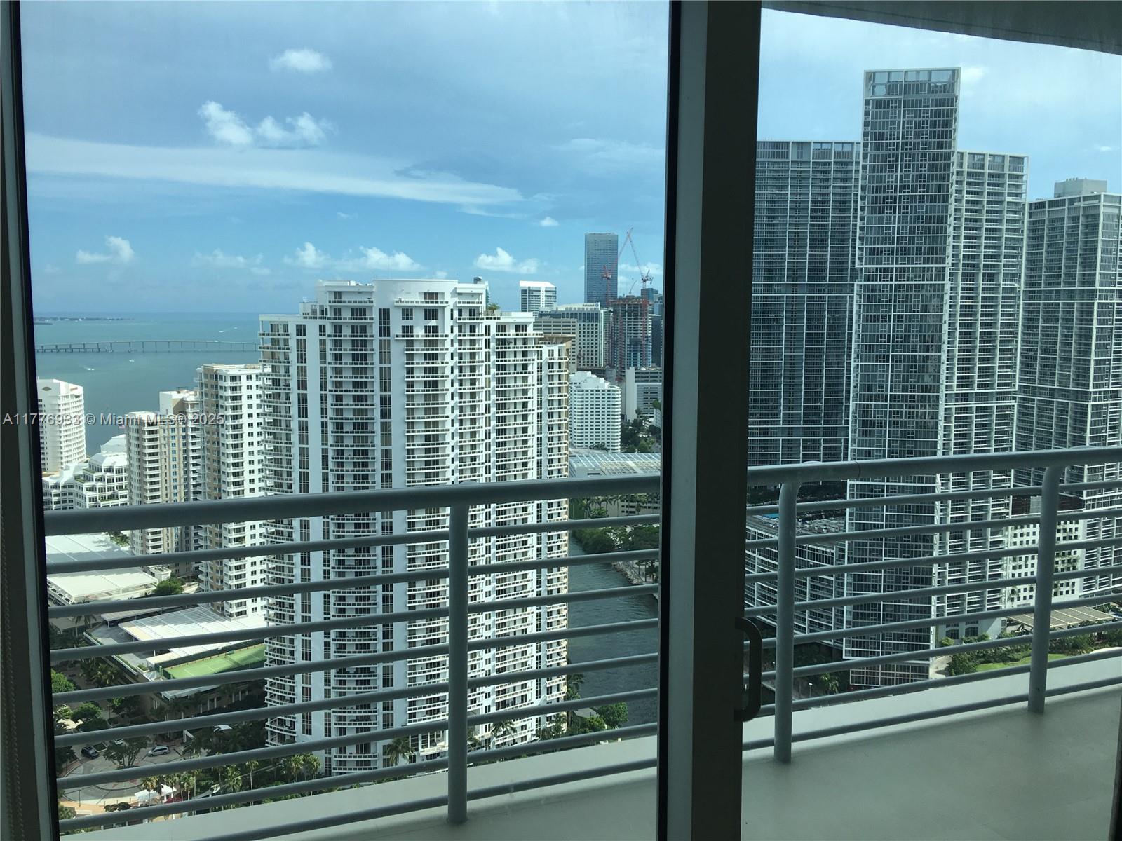 325 S Biscayne Blvd #4215, Miami FL 33131