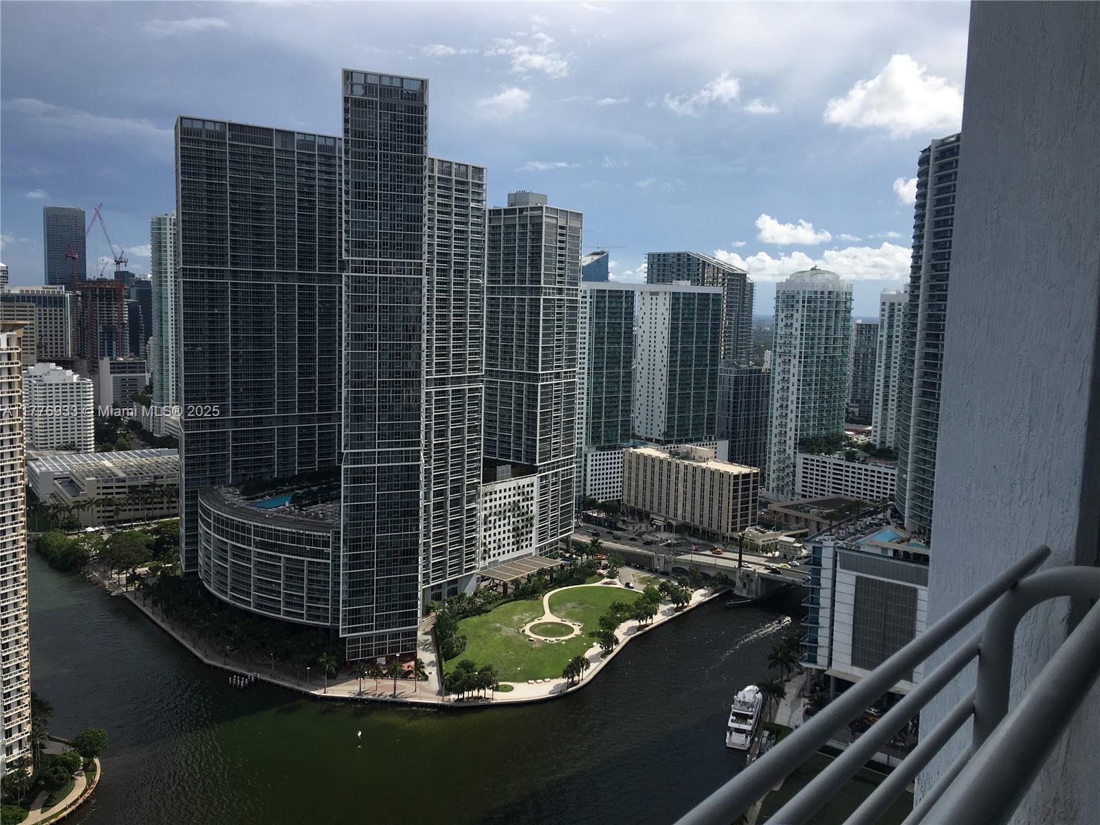 325 S Biscayne Blvd #4215, Miami FL 33131
