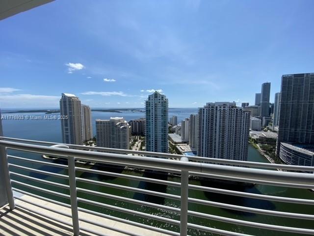 325 S Biscayne Blvd #4215, Miami FL 33131