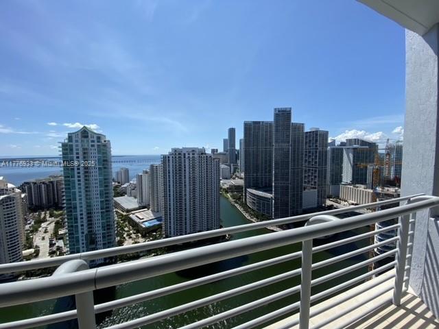 325 S Biscayne Blvd #4215, Miami FL 33131
