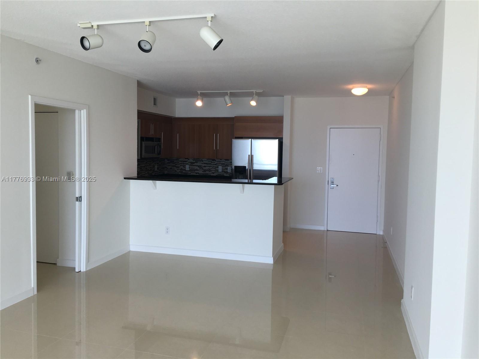 325 S Biscayne Blvd #4215, Miami FL 33131