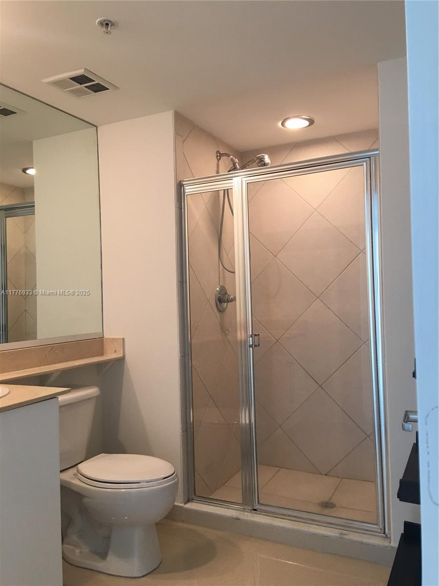 325 S Biscayne Blvd #4215, Miami FL 33131