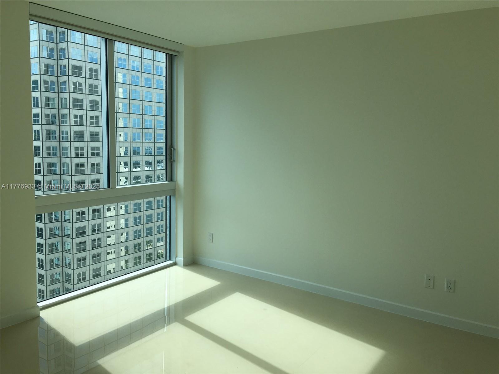 325 S Biscayne Blvd #4215, Miami FL 33131