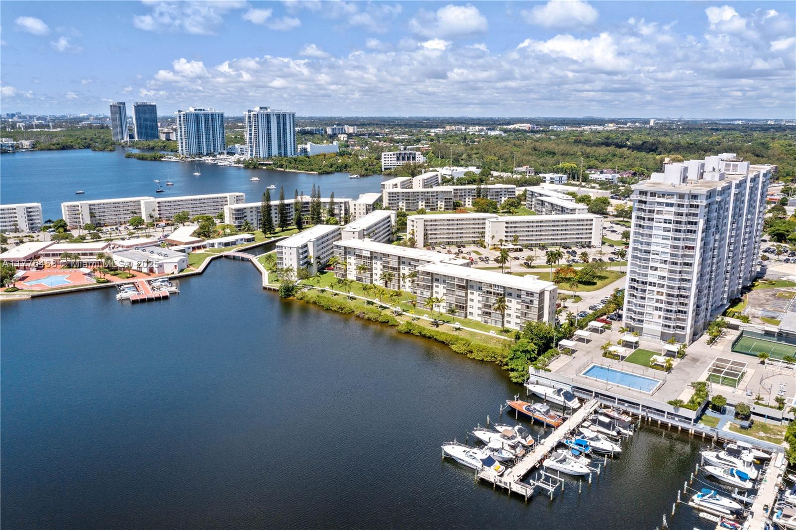 18021 Biscayne Blvd #1701-2 S, Aventura, Florida image 27