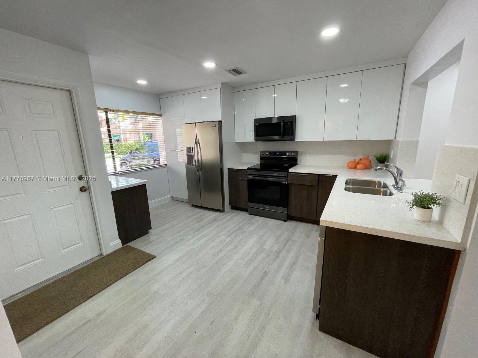 1616 Cypress Pointe Dr #1616, Coral Springs, Florida image 10