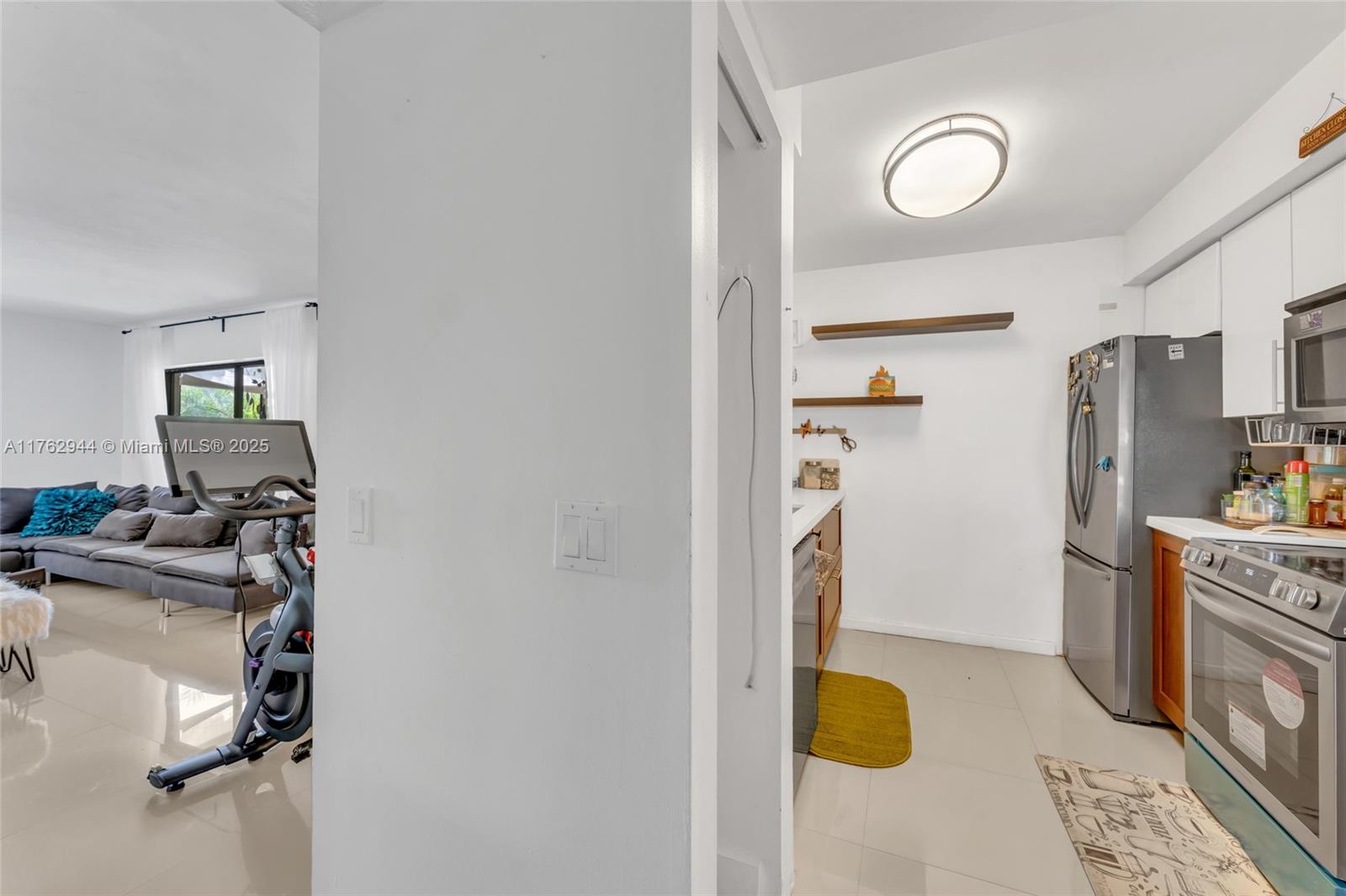 4833 NW 108th Path, Doral, Florida image 28