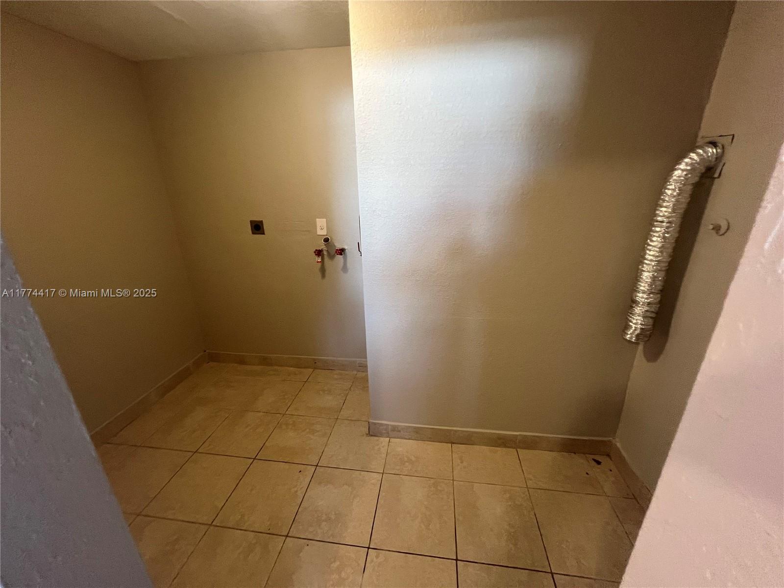 651 NW 179th St, Miami Gardens, Florida image 16