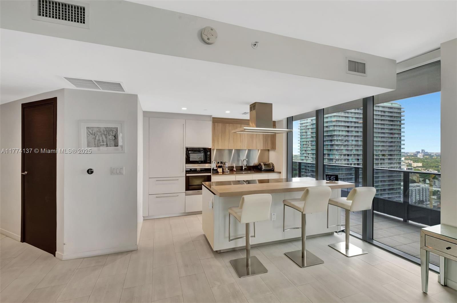 1000 Brickell Plz #2812, Miami, Florida image 12