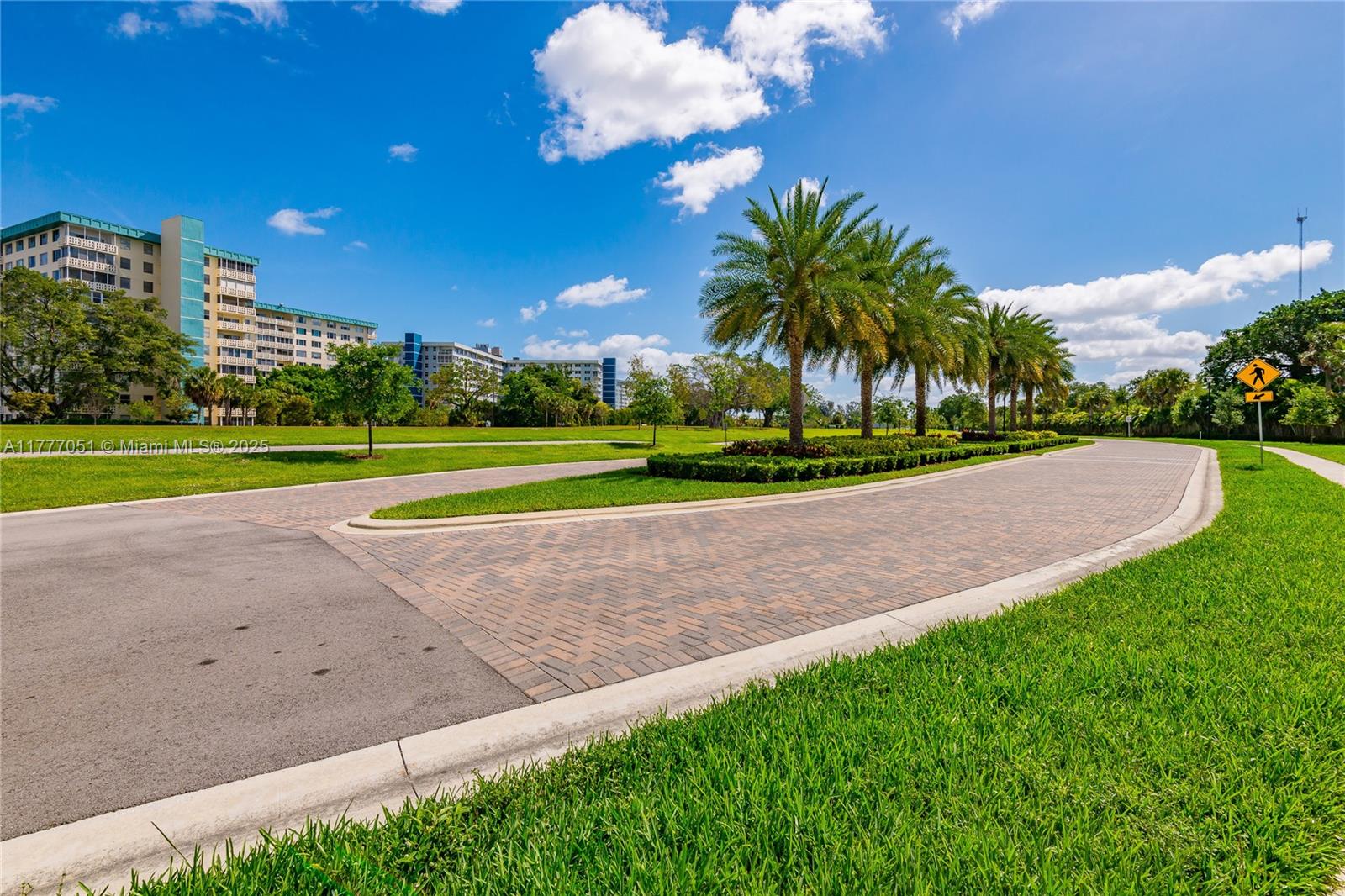 4144 Greenway Dr, Hollywood, Florida image 32