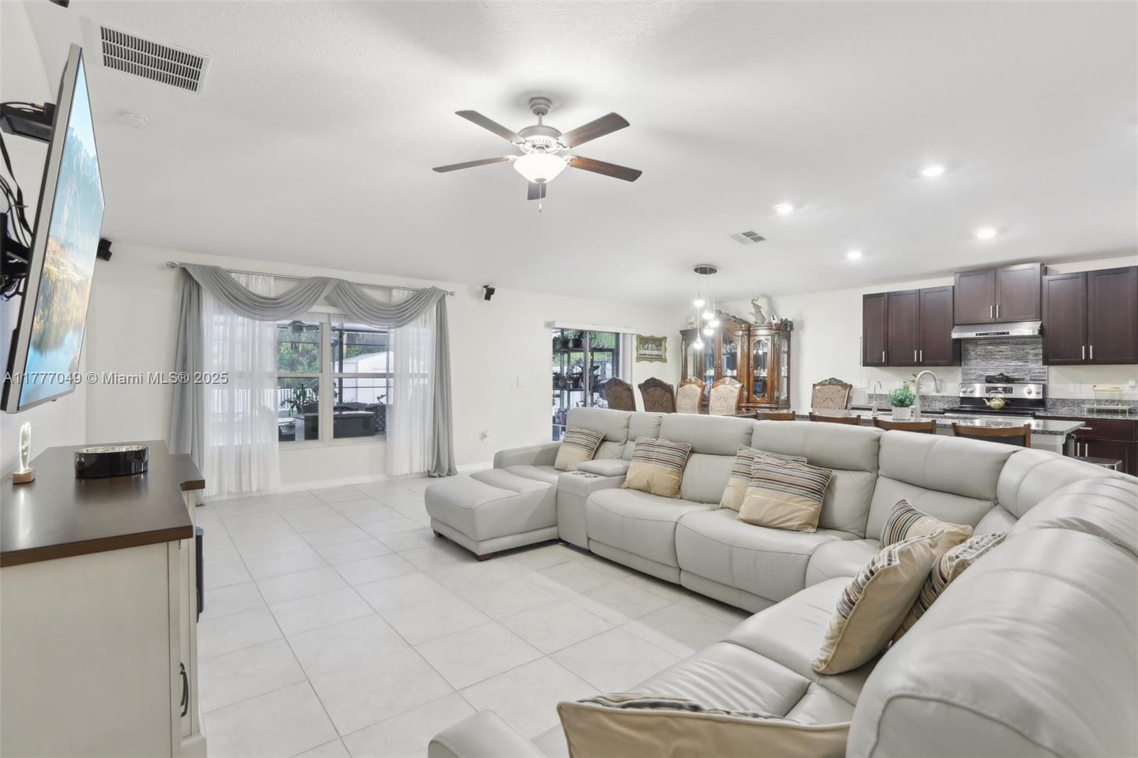 13405 Willow Bluestar Loop, Riverview, Florida image 8