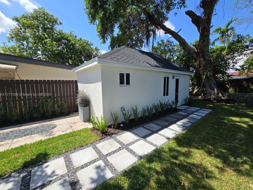1923 NW 48th St, Miami, Florida image 17