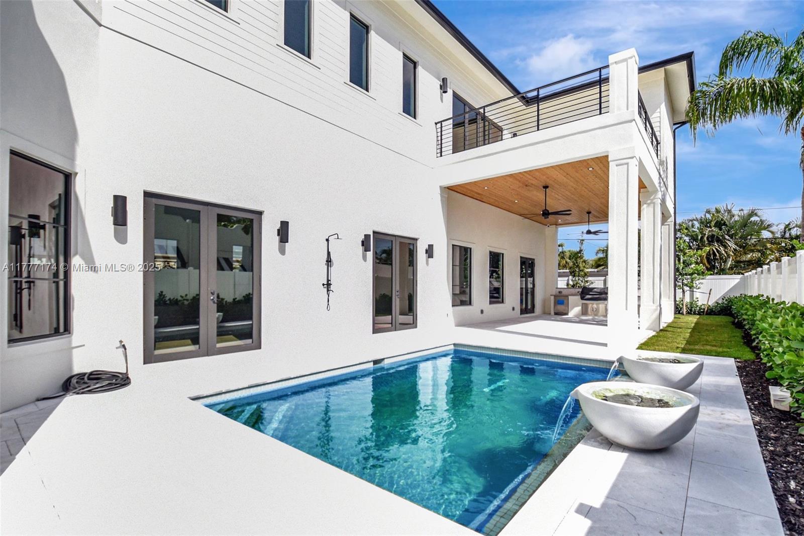 371 E Lakewood Rd, West Palm Beach, Florida image 2