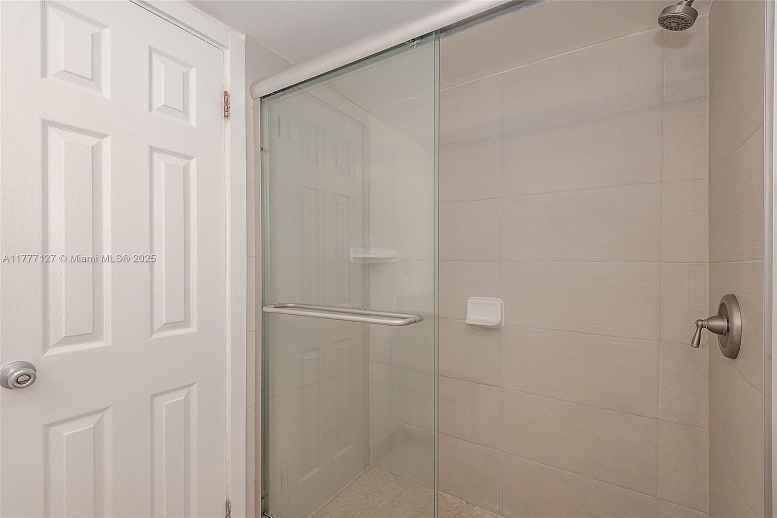 20350 W Country Club Dr #110-4, Aventura, Florida image 45