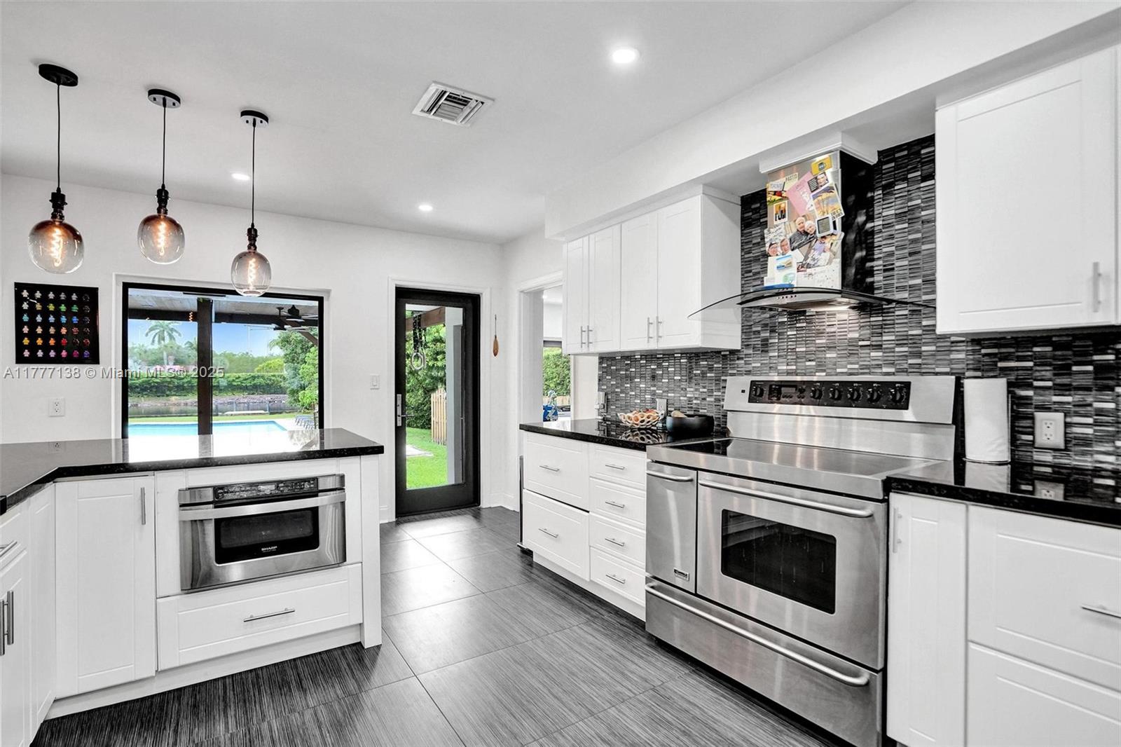 11060 Griffing Blvd, Biscayne Park, Florida image 37