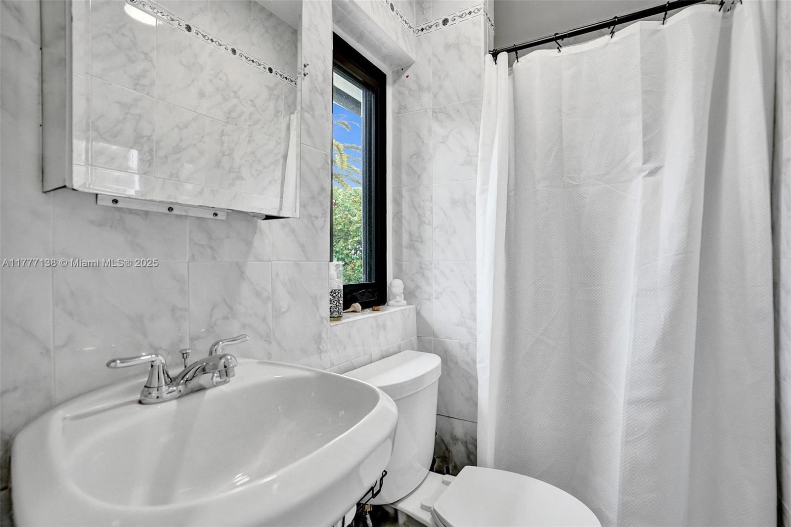 11060 Griffing Blvd, Biscayne Park, Florida image 50