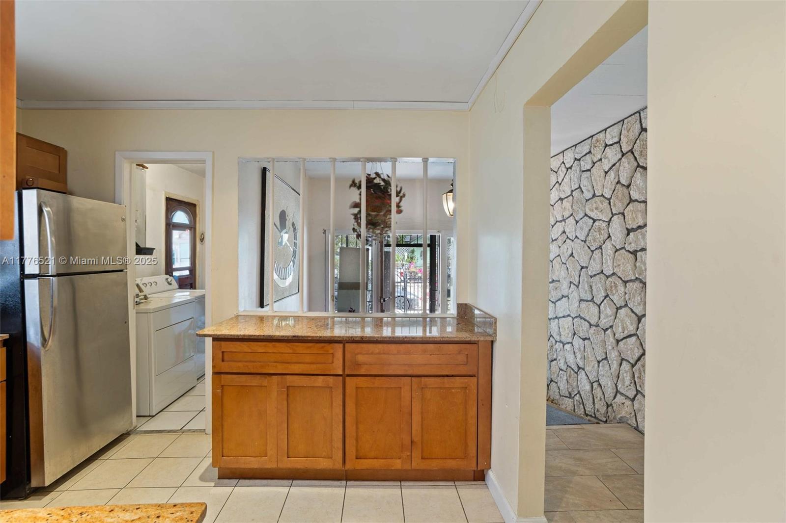Listing Photo 10
