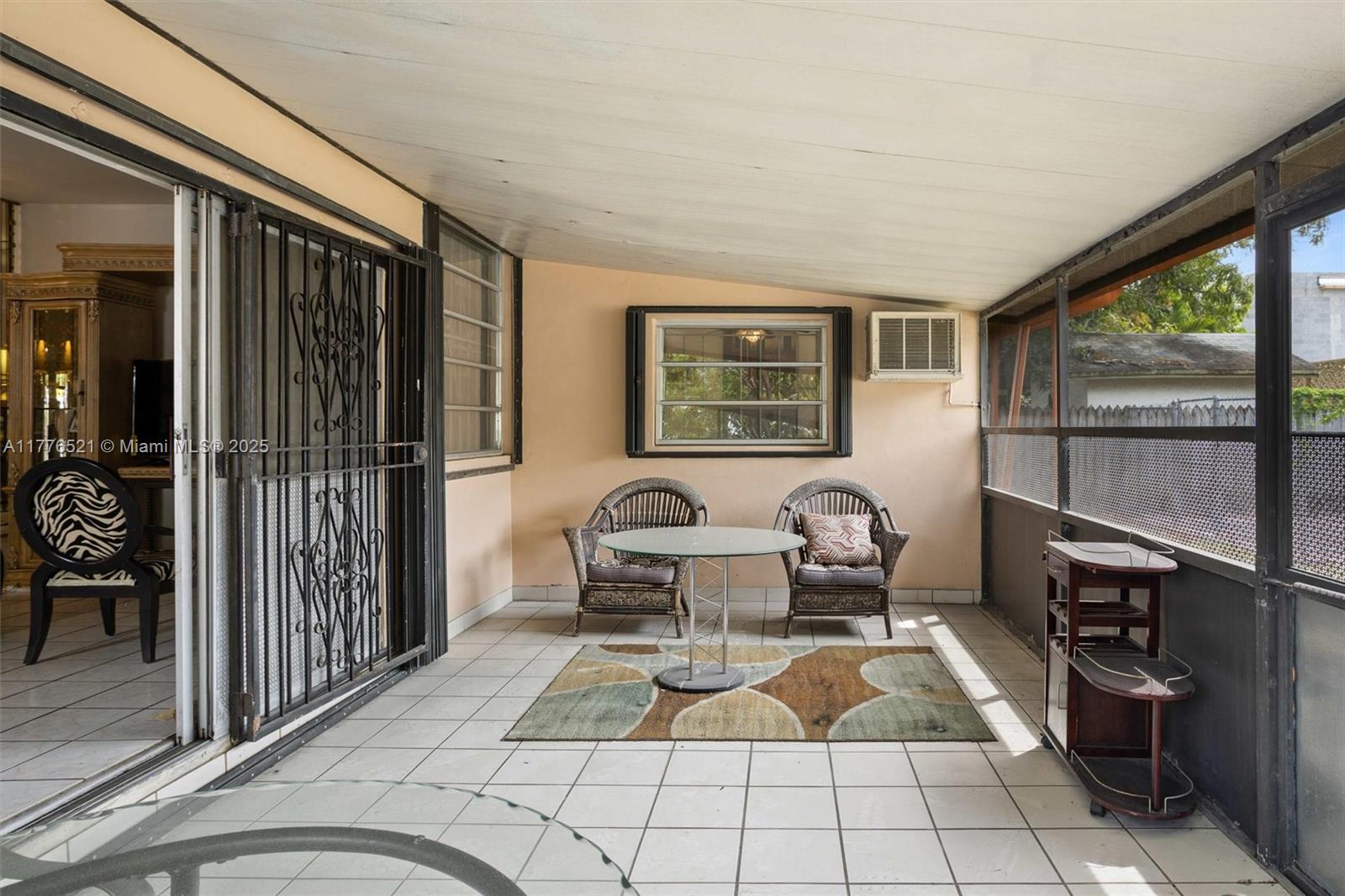 Listing Photo 11