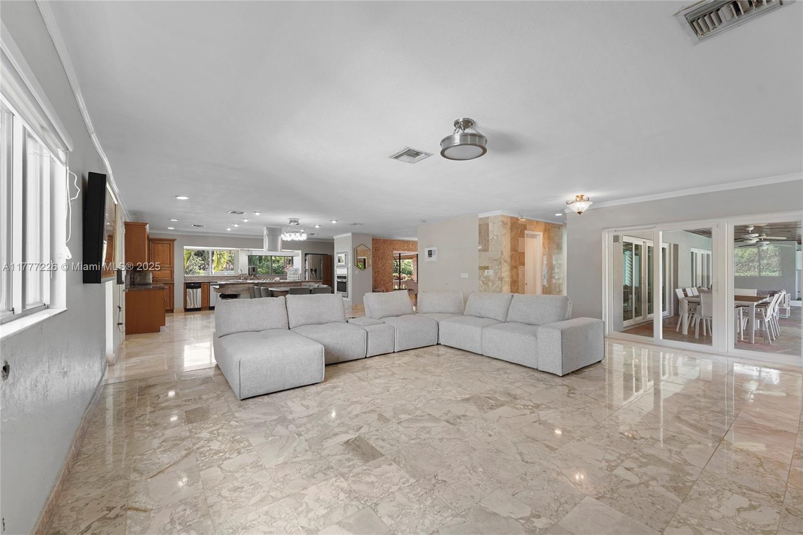 10750 SW 67th Ave, Pinecrest, Florida image 14
