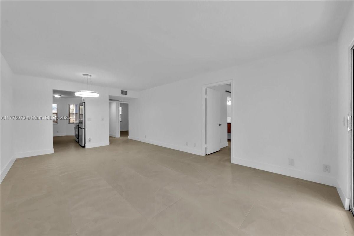 650 SW 124th Ter #105P, Pembroke Pines, Florida image 28