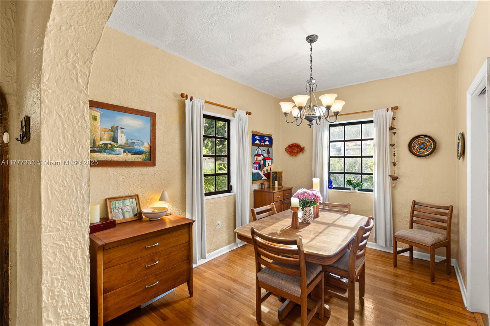 Listing Photo 5