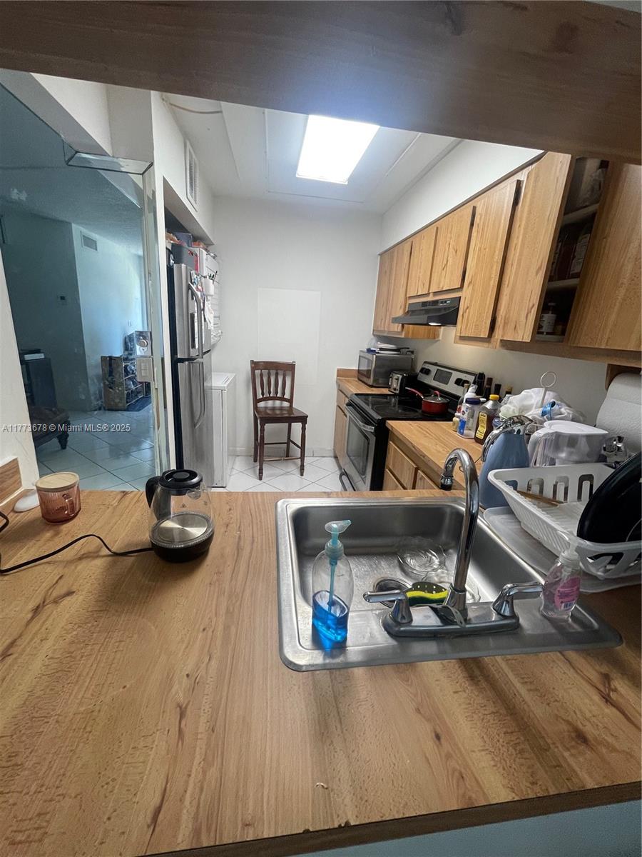 10041 Winding Lake Road #104, Sunrise, Florida image 6