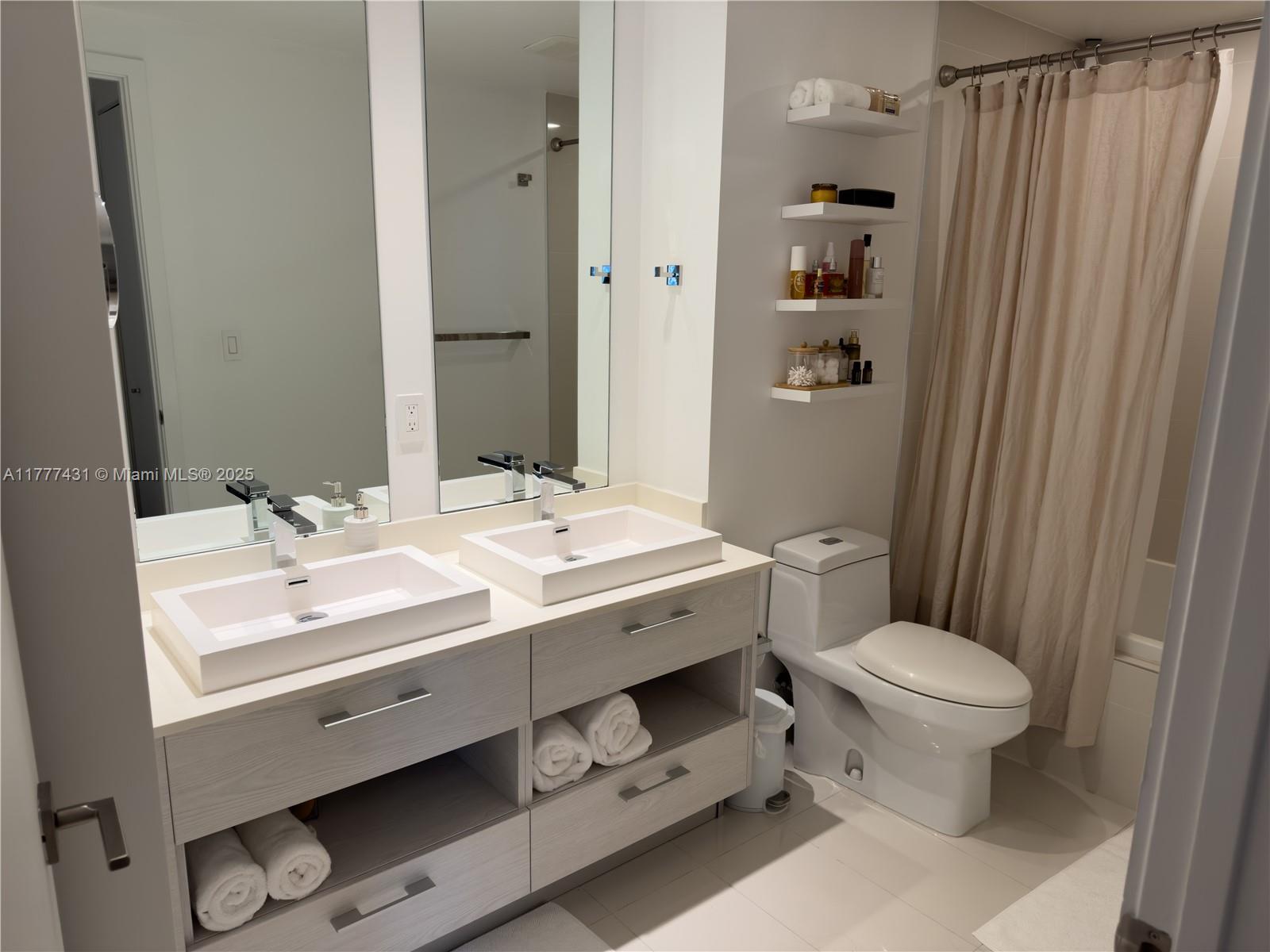 55 SW 9th St #1802, Miami FL 33130