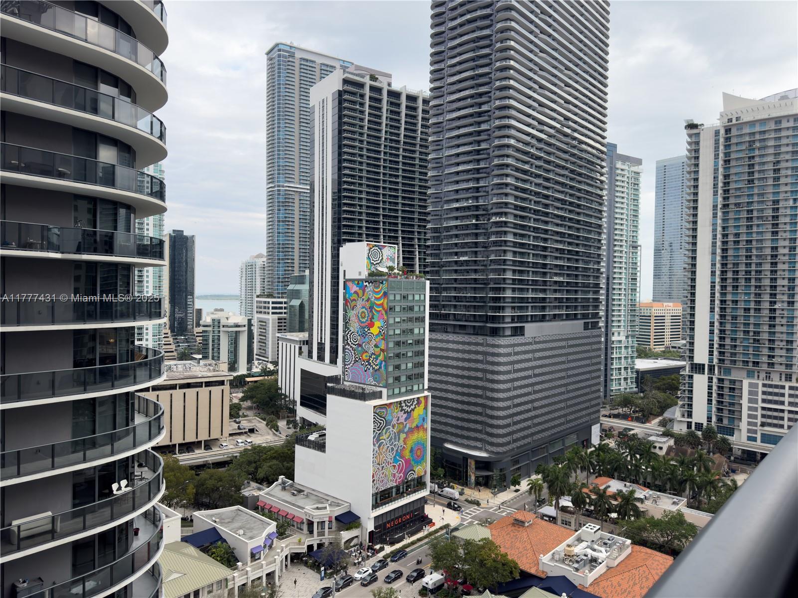 55 SW 9th St #1802, Miami FL 33130