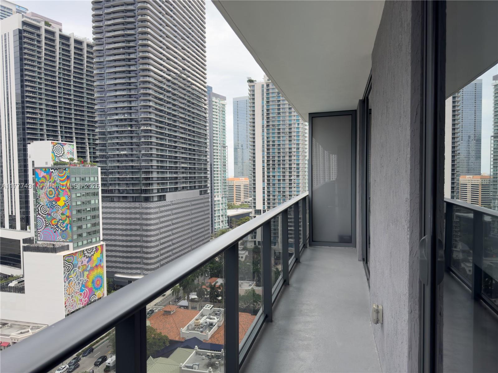55 SW 9th St #1802, Miami FL 33130