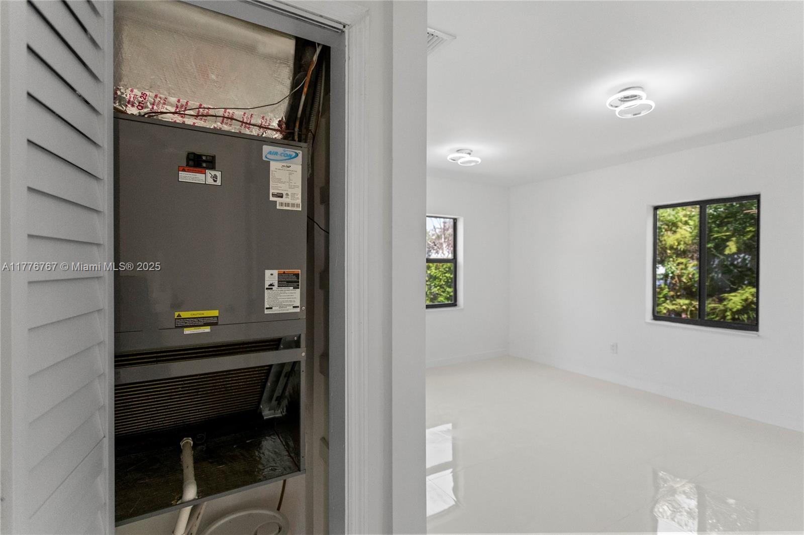 1640 NE 183 St, North Miami Beach, Florida image 25