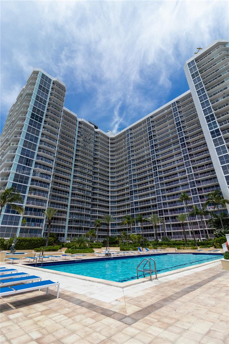 7601 E Treasure Dr #923, North Bay Village, Florida image 30
