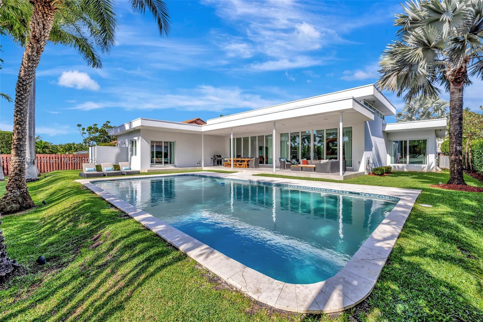 907 Diplomat Pkwy, Hallandale Beach, Florida image 45