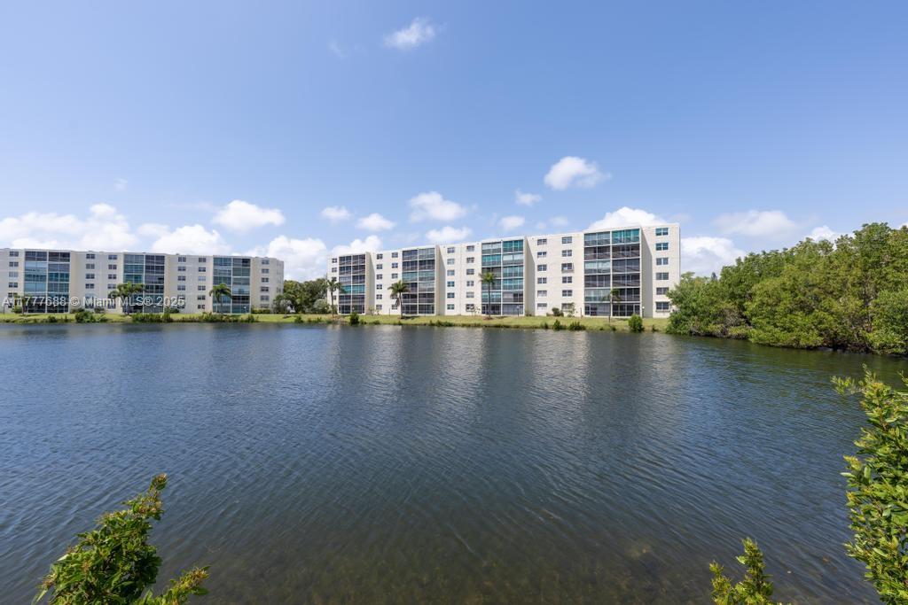 Residential, Dania Beach, Florida image 25