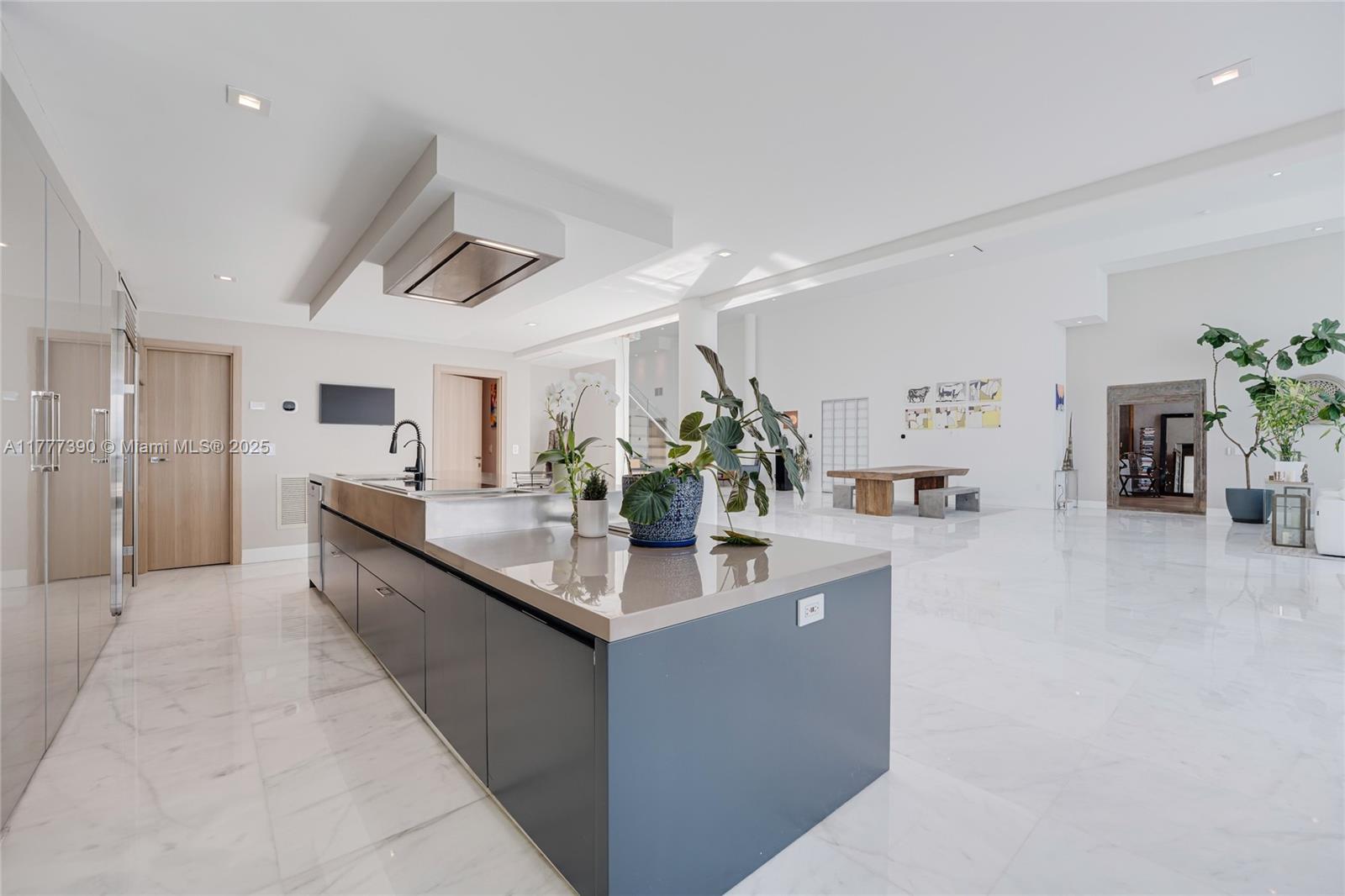 7960 Biscayne Point Cir, Miami Beach, Florida image 31