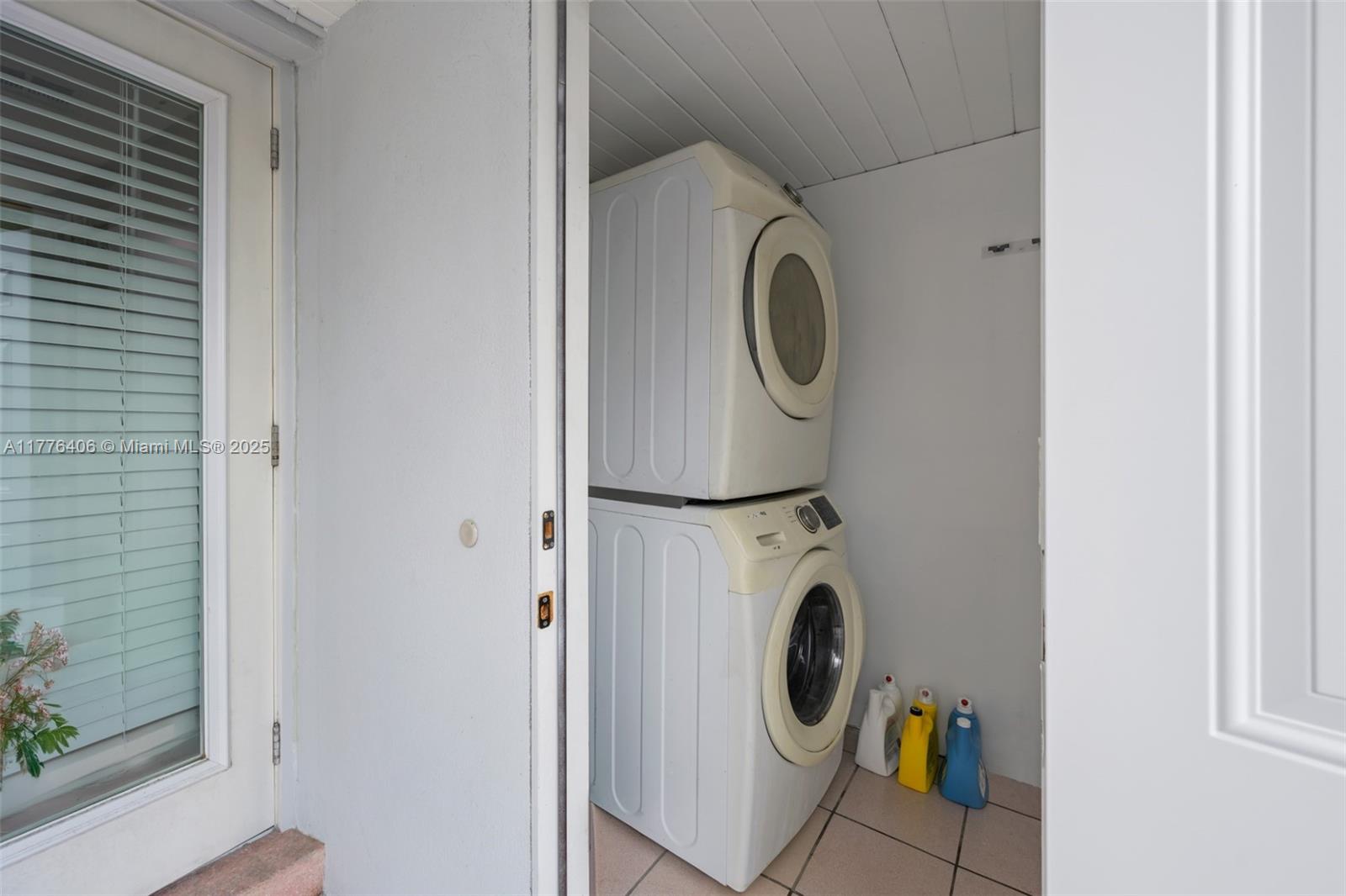 321 SW 11th Ave, Hallandale Beach, Florida image 20