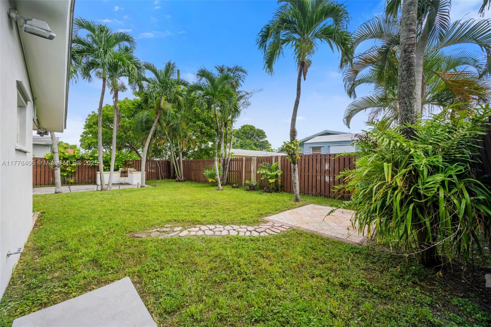 321 SW 11th Ave, Hallandale Beach, Florida image 21