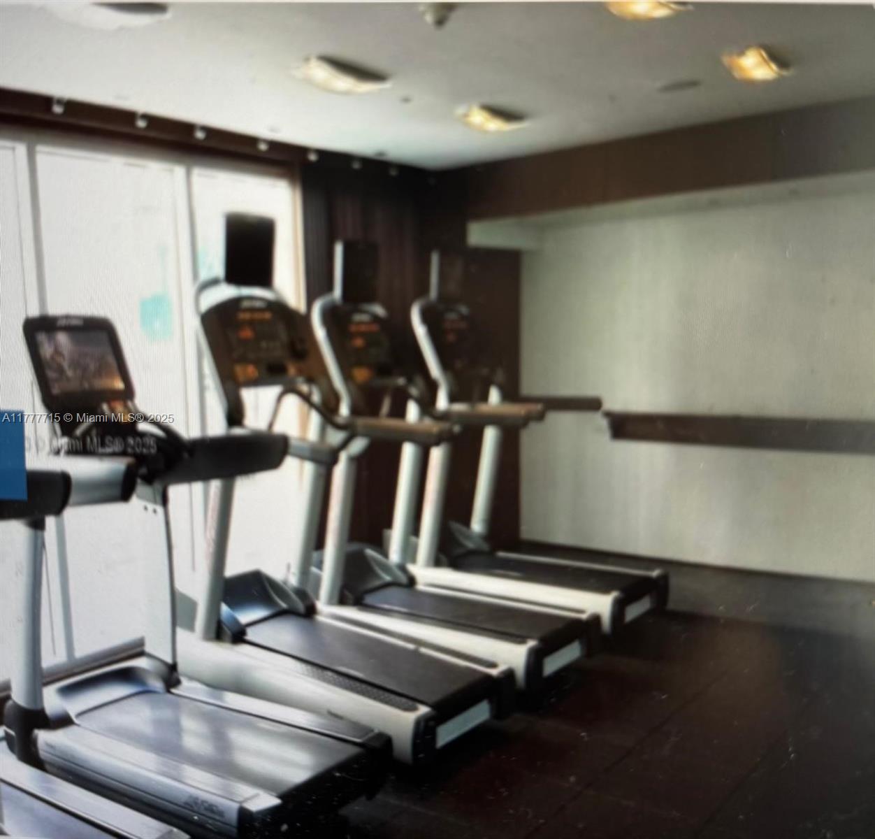 325 S Biscayne Blvd #2120, Miami FL 33131