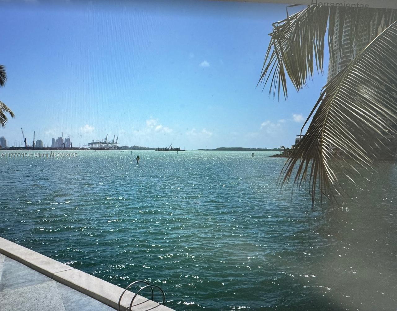 325 S Biscayne Blvd #2120, Miami FL 33131
