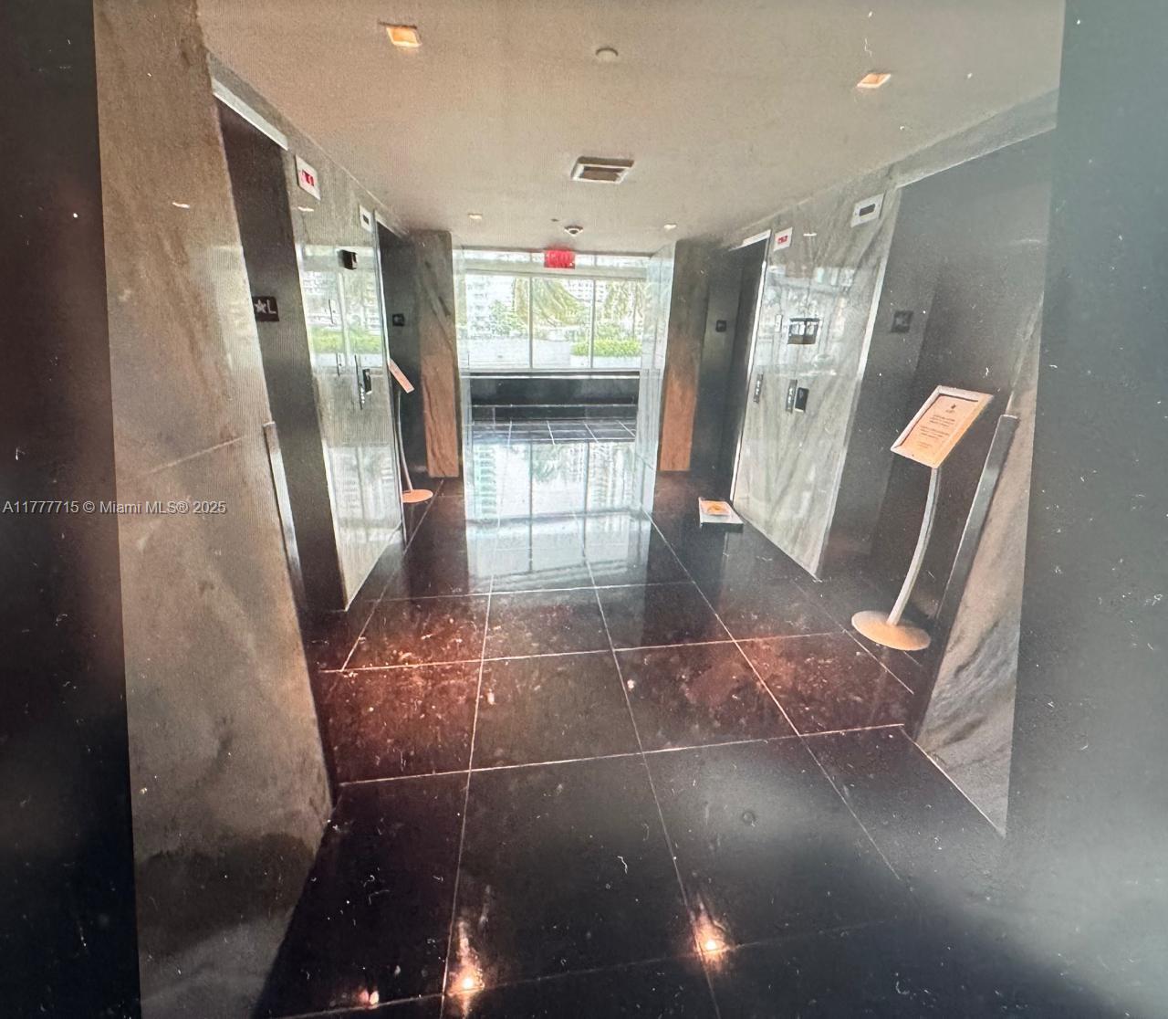 325 S Biscayne Blvd #2120, Miami FL 33131