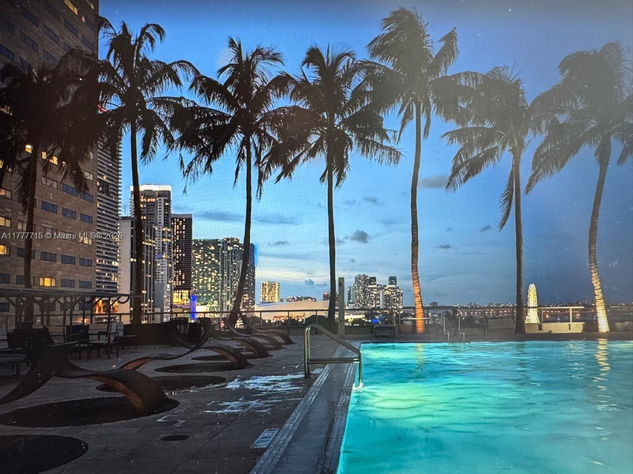 325 S Biscayne Blvd #2120, Miami FL 33131