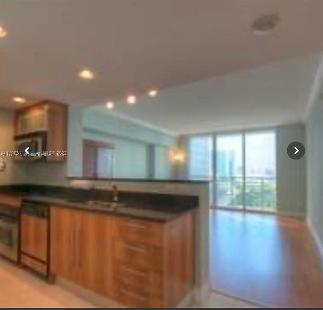 325 S Biscayne Blvd #2120, Miami FL 33131