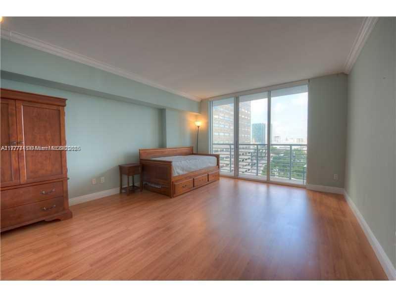 325 S Biscayne Blvd #2120, Miami FL 33131
