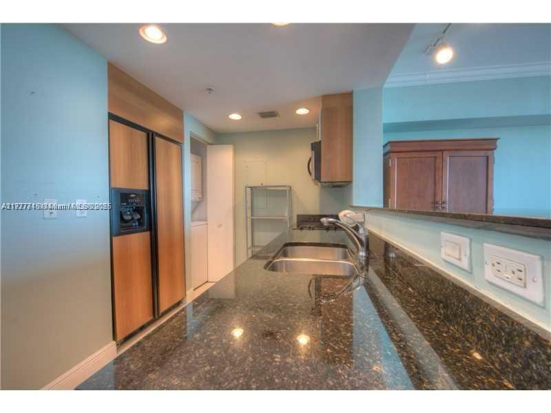 325 S Biscayne Blvd #2120, Miami FL 33131
