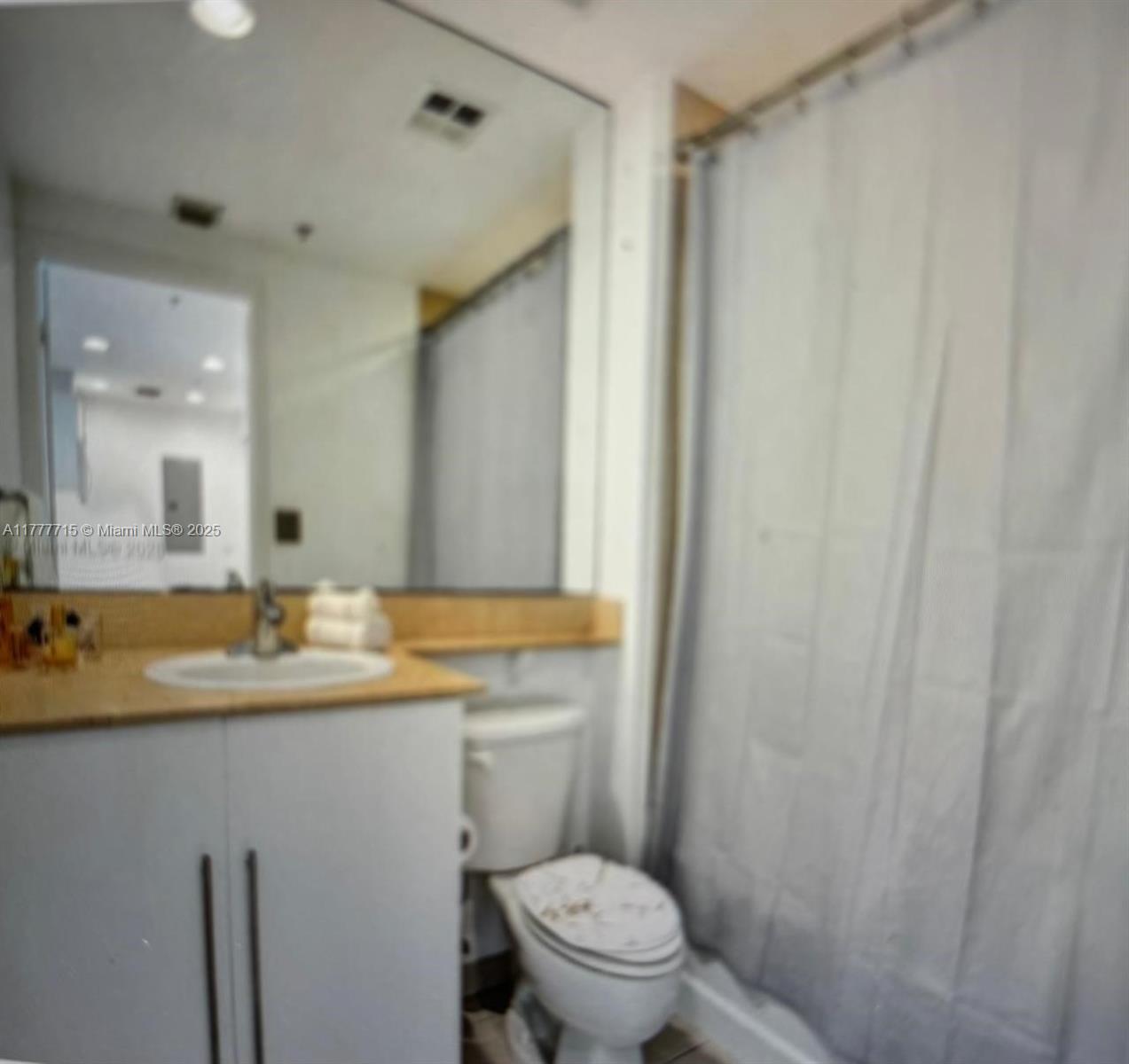 325 S Biscayne Blvd #2120, Miami FL 33131